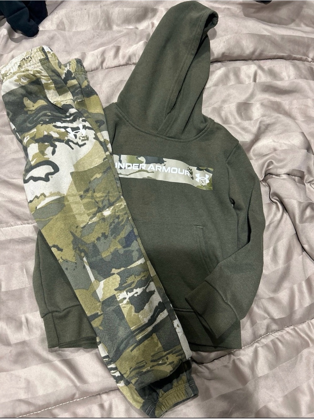 Under Armour Kids Olive Hoodie & Camo Jogger Set